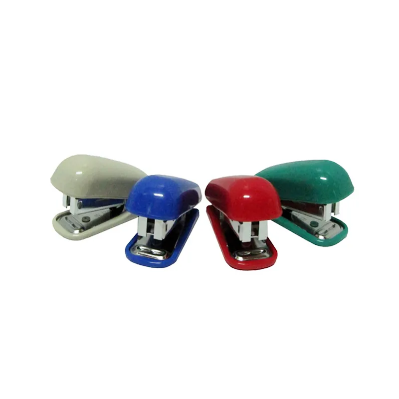 [#1118] Corchetera mini 26/6 tamaño 6cm colores surtidos