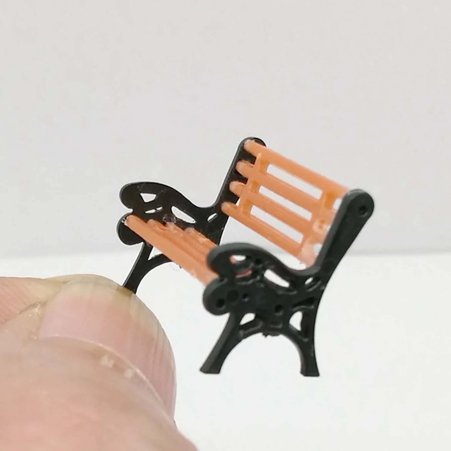 [BANC00110CAF] Banca a escala 2 x 1.4 x 0.9 Cm Escala 1:87 1:100